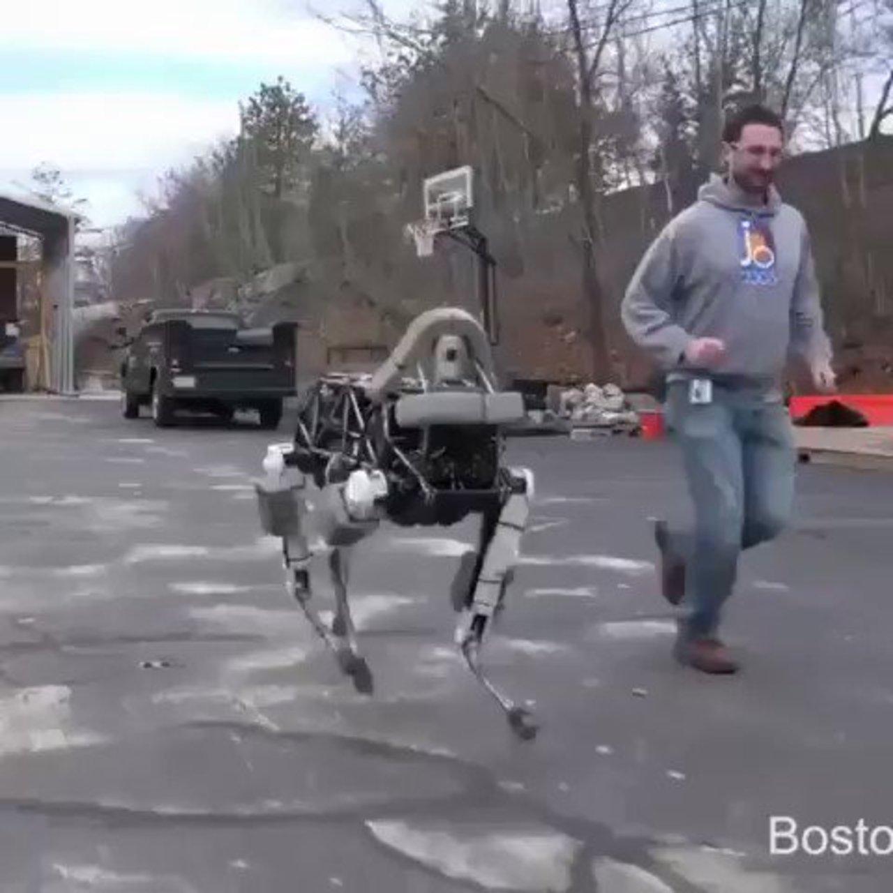 A companion #Robot For Running in the morning.  By @BostonDynamics  #AI #RunningDay #Socialmedia #Machinelearning #Robotic #Tech #Innovation #IoT Cc: @labordeolivier @robmay70 @gvalan @jdelacruz_IoT @ArkangelScrap @DrJDrooghaag @AghiathChbib @realColinMac @archonsec @NeiraOsci https://t.co/CABHSLgIVw